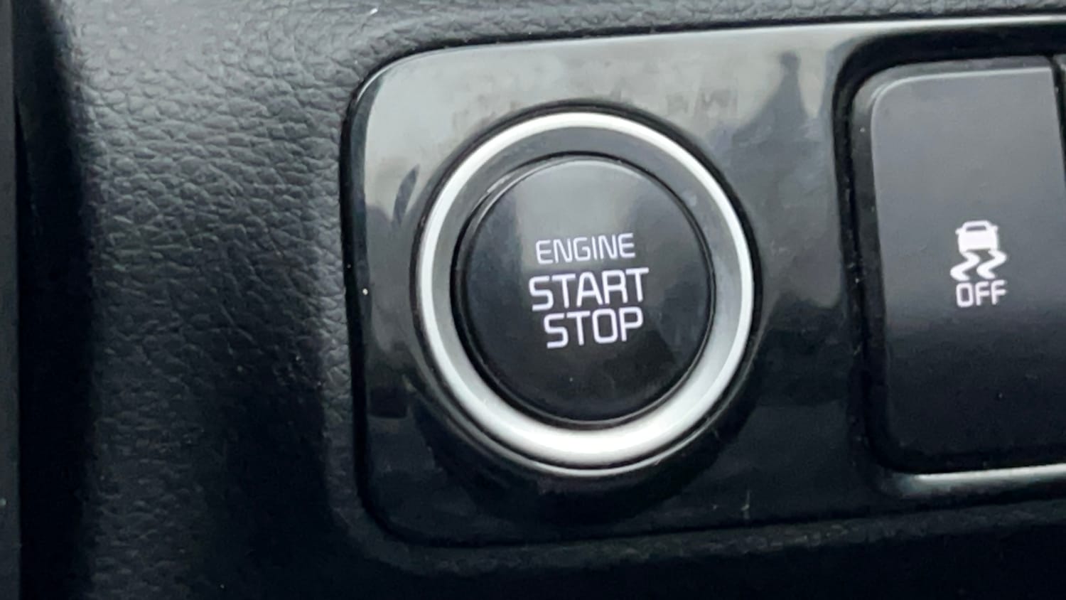 Used 2022 Kia Sonet GTX Plus 1.5 AT Diesel Automatic top_features Keyless start