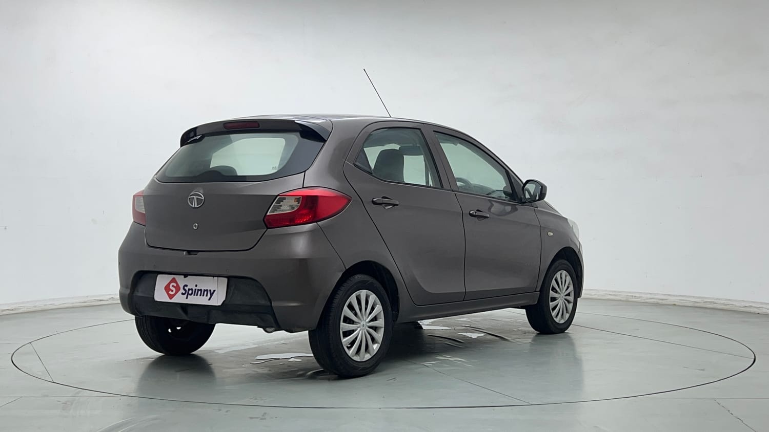 Used 2017 Tata Tiago Revotron XT Petrol Manual exterior RIGHT REAR CORNER VIEW