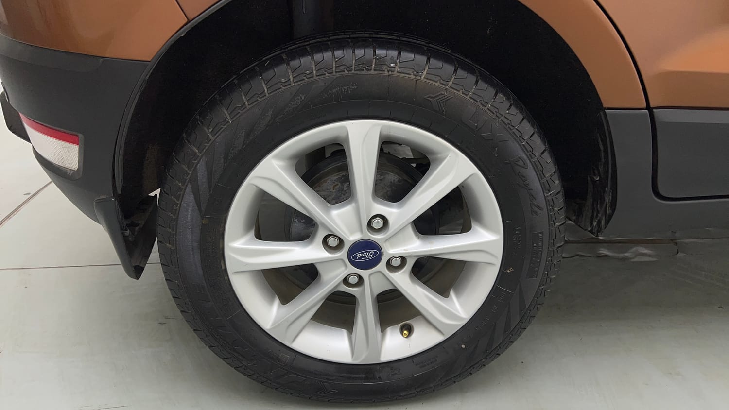 Used 2018 Ford EcoSport Titanium 1.5L Ti-VCT Petrol Manual tyres RIGHT REAR TYRE RIM VIEW