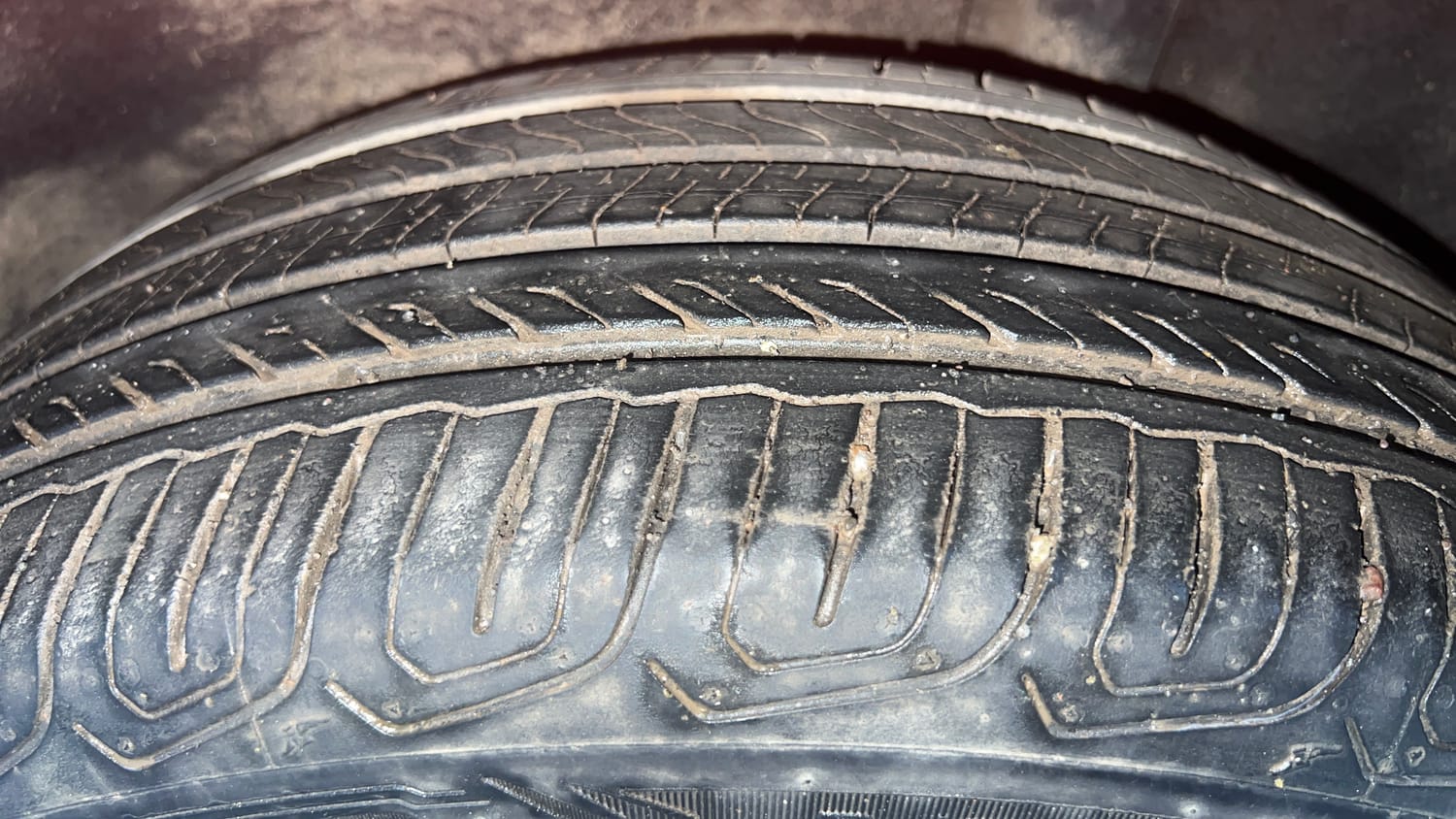 Used 2017 Ford EcoSport Titanium 1.5L Ti-VCT Petrol Manual tyres LEFT REAR TYRE TREAD VIEW