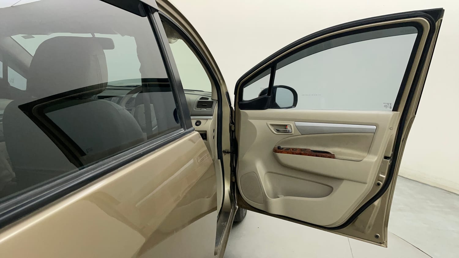 Used 2017 Maruti Suzuki Ertiga ZDI + SHVS Diesel Manual interior RIGHT FRONT DOOR OPEN VIEW