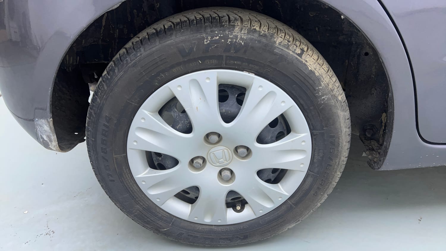 Used 2018 Honda Brio S (O)MT Petrol Manual tyres RIGHT REAR TYRE RIM VIEW