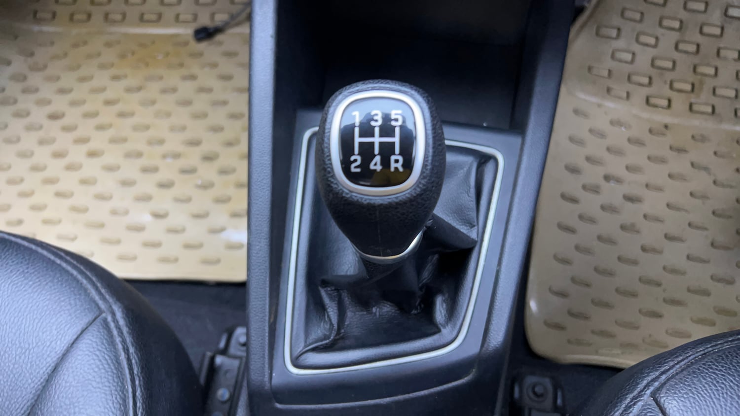 Used 2015 Hyundai Elite i20 Asta 1.2 Petrol Manual interior GEAR  KNOB VIEW