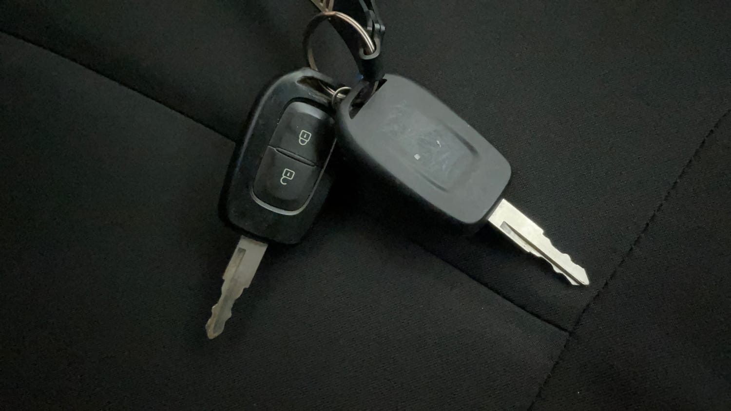 Used 2016 Renault Kwid RXT Petrol Manual extra CAR KEY VIEW