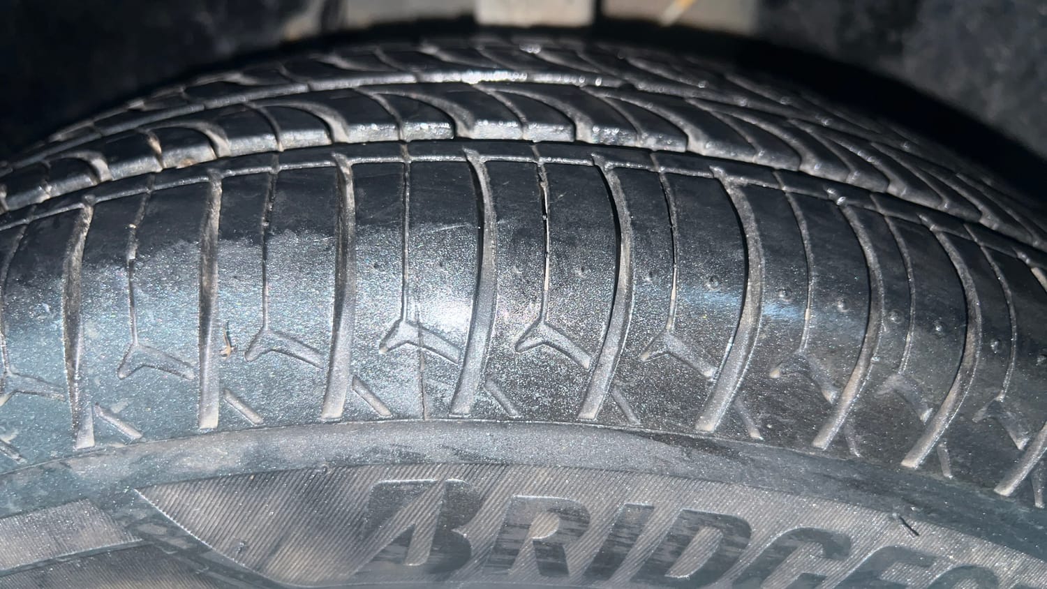 Used 2021 Tata Altroz XM Petrol Petrol Manual tyres LEFT FRONT TYRE TREAD VIEW