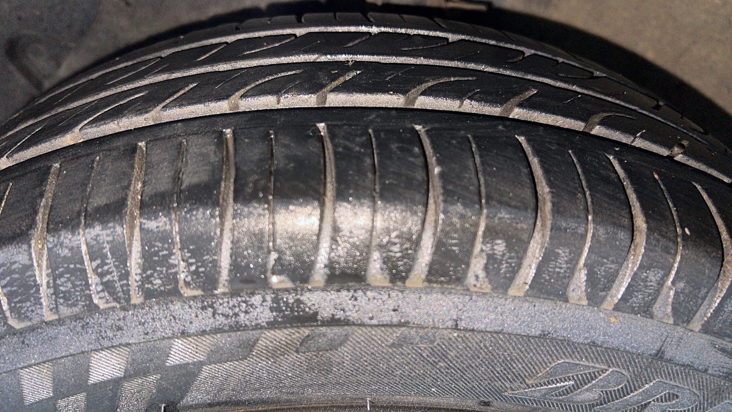 Used 2016 Hyundai Grand i10 Sportz 1.2 Kappa VTVT Petrol Manual tyres LEFT FRONT TYRE TREAD VIEW