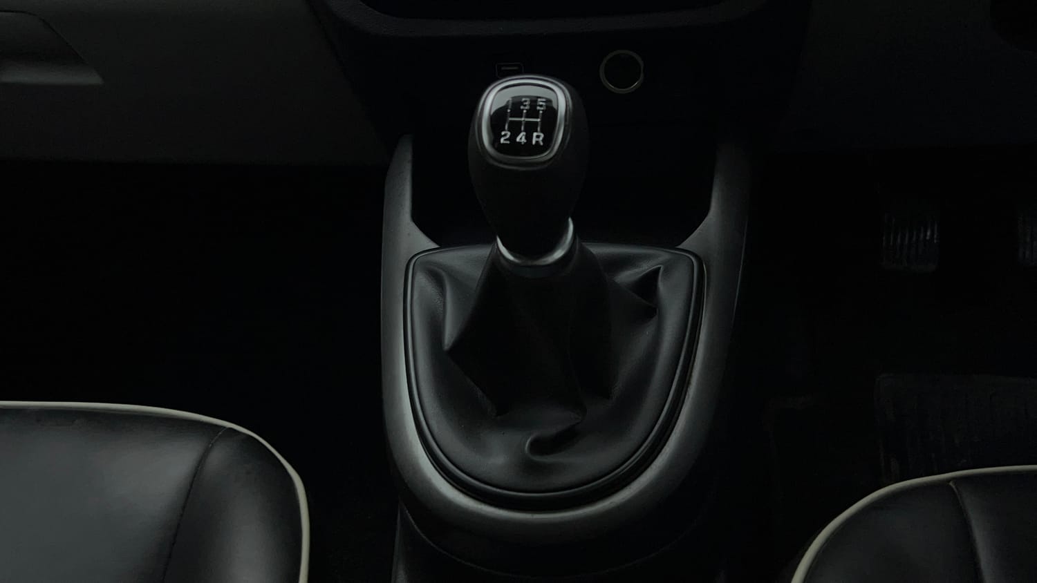 Used 2022 Hyundai Grand i10 Nios Sportz 1.2 Kappa VTVT CNG Cng Manual interior GEAR  KNOB VIEW