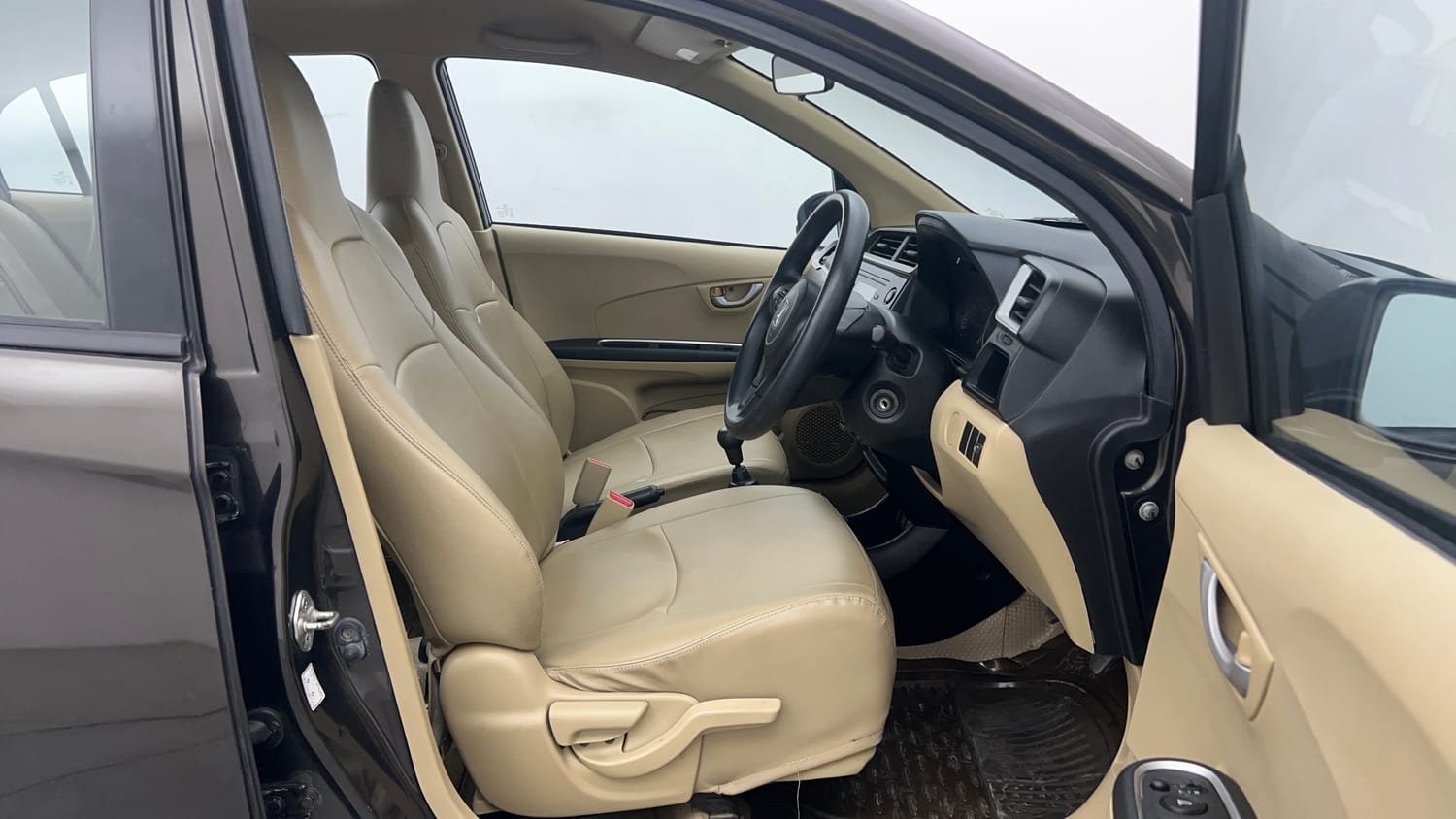 Used 2017 Honda Amaze 1.2 SX i-VTEC Petrol Manual interior RIGHT SIDE FRONT DOOR CABIN VIEW