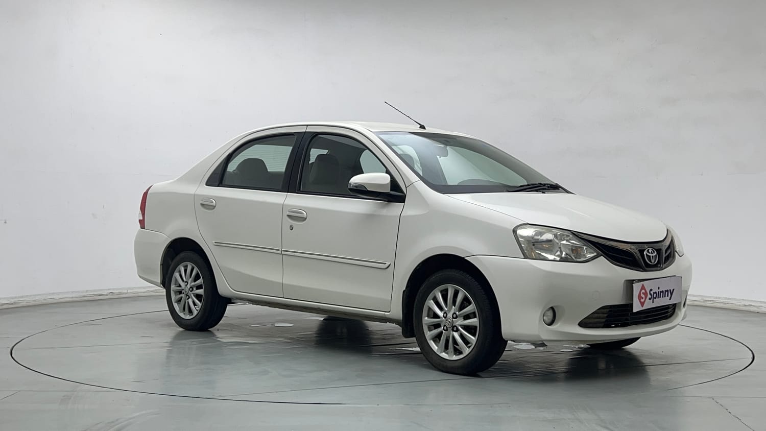 Used 2016 Toyota Etios VX Petrol Manual exterior RIGHT FRONT CORNER VIEW
