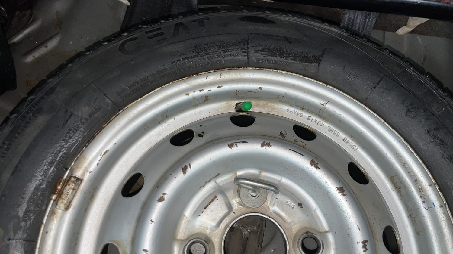 Used 2015 Maruti Suzuki Wagon R LXI Petrol Manual tyres SPARE TYRE VIEW