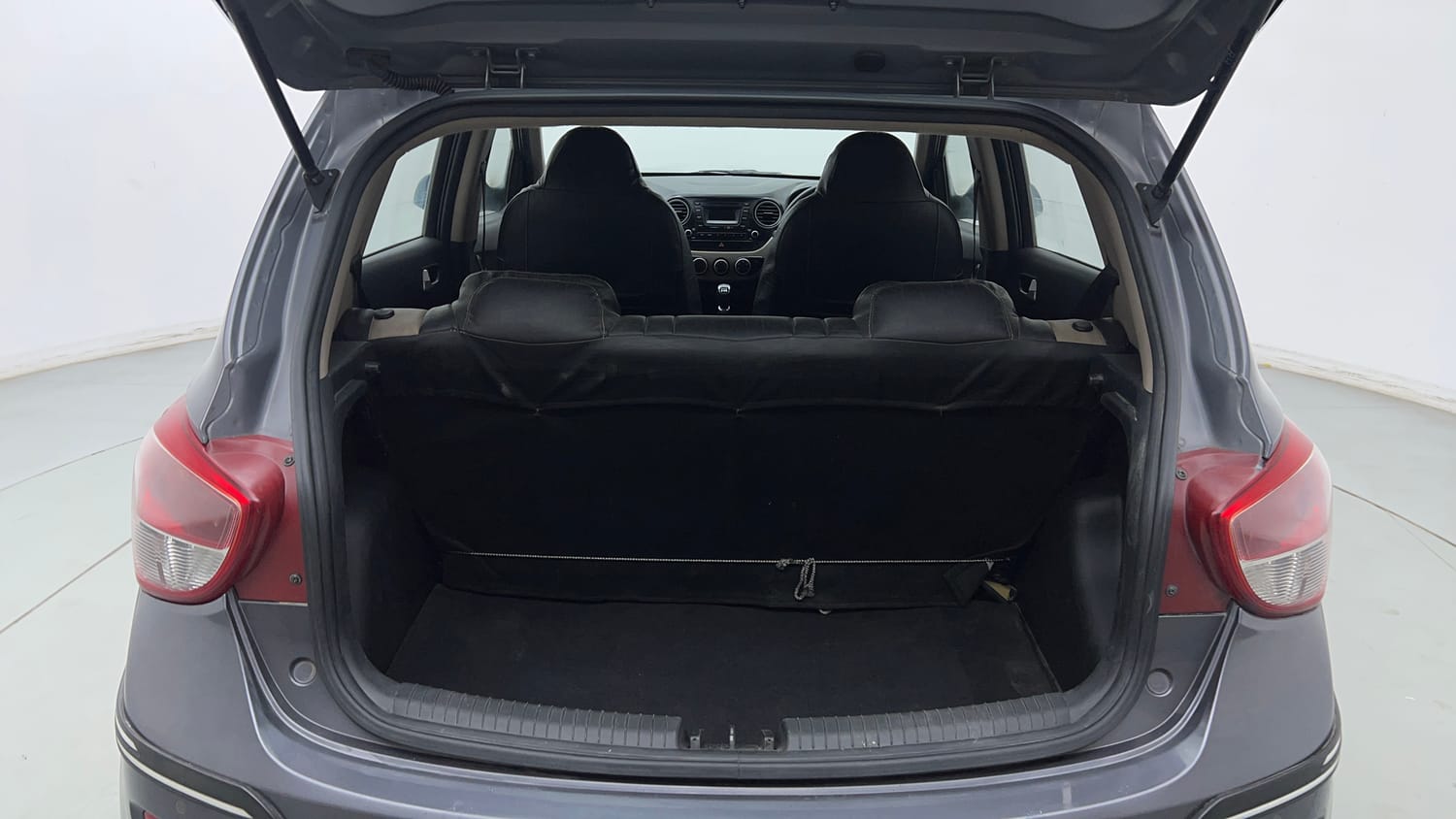 Used 2016 Hyundai Grand i10 Sportz 1.2 Kappa VTVT Petrol Manual interior DICKY INSIDE VIEW