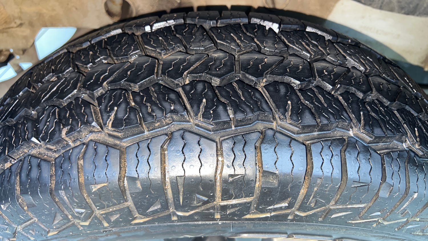 Used 2023 Maruti Suzuki Jimny Alpha AT Petrol Automatic tyres RIGHT REAR TYRE TREAD VIEW