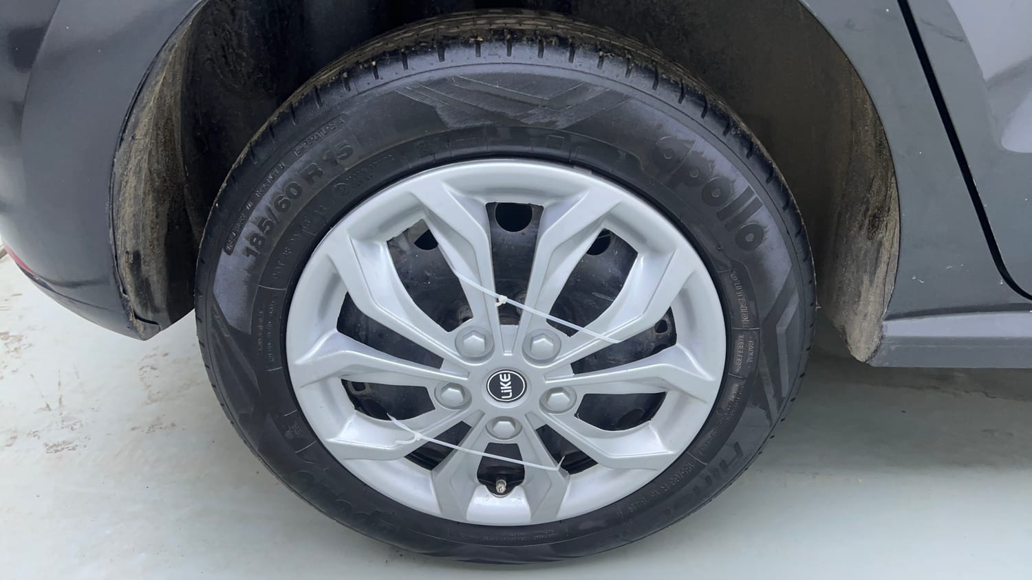 Used 2017 Volkswagen Polo Comfortline 1.5L (D) Diesel Manual tyres RIGHT REAR TYRE RIM VIEW