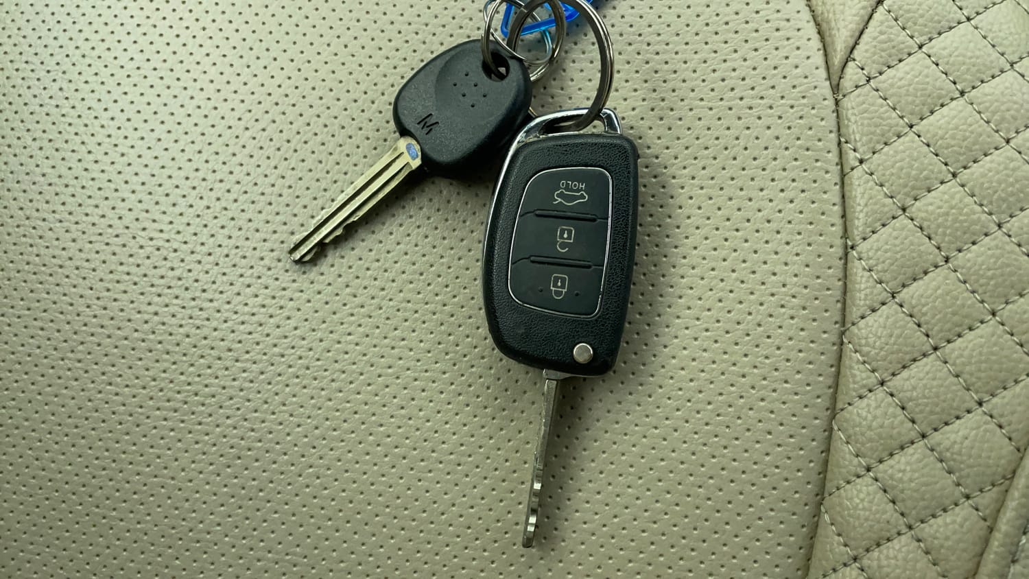 Used 2016 Hyundai Xcent S 1.2 Petrol Manual extra CAR KEY VIEW