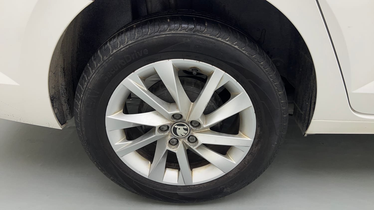 Used 2023 Skoda Slavia Ambition 1.0L TSI MT Petrol Manual tyres RIGHT REAR TYRE RIM VIEW