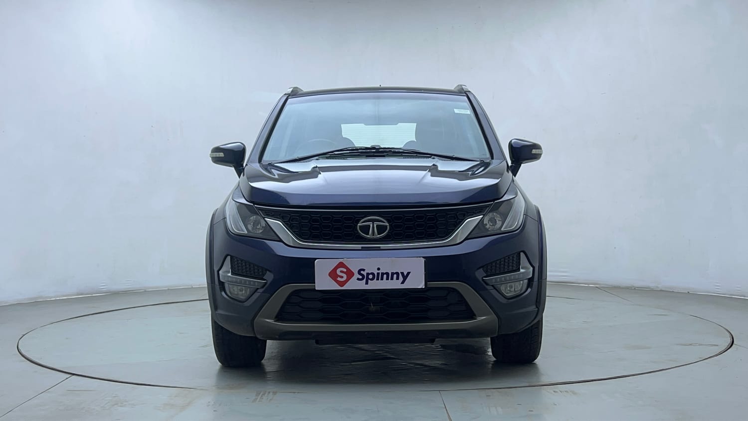 Used 2017 Tata Hexa XTA 4x2 7 STR Diesel Automatic exterior FRONT VIEW