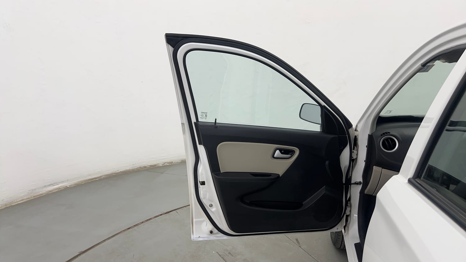 Used 2022 Maruti Suzuki Alto 800 LXi (O) Petrol Manual interior LEFT FRONT DOOR OPEN VIEW