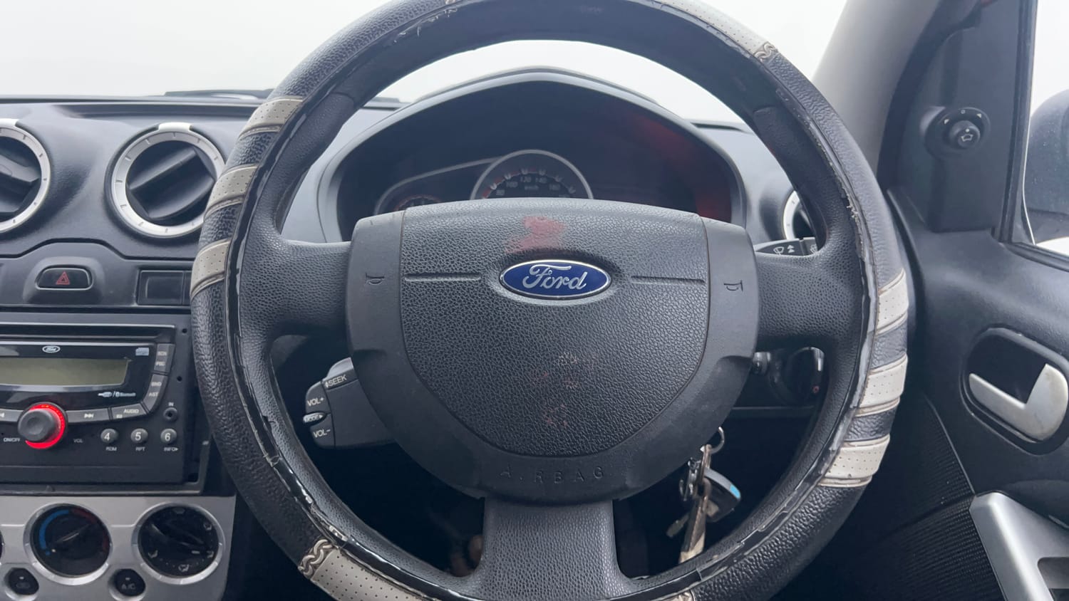 Used 2015 Ford Figo Duratec Petrol ZXI 1.2 Petrol Manual interior STEERING VIEW