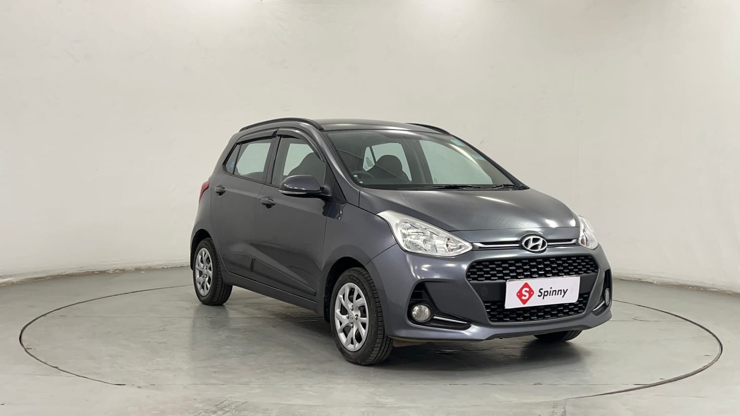 Used 2018 Hyundai Grand i10 Sportz 1.2 Kappa VTVT Petrol Manual exterior RIGHT FRONT CORNER VIEW