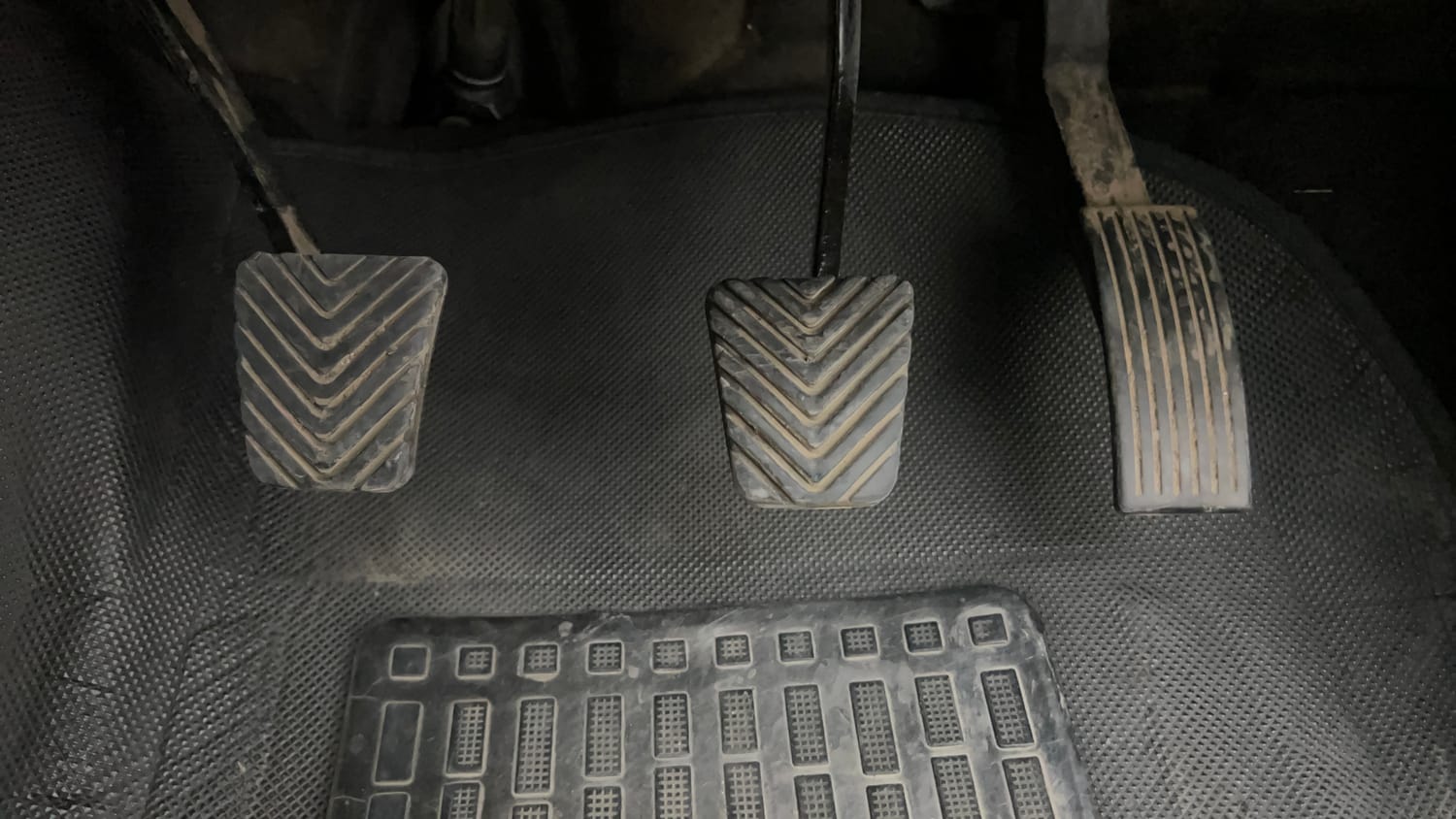 Used 2013 Hyundai Verna Fluidic 1.6 VTVT SX Opt Petrol Manual interior PEDALS VIEW