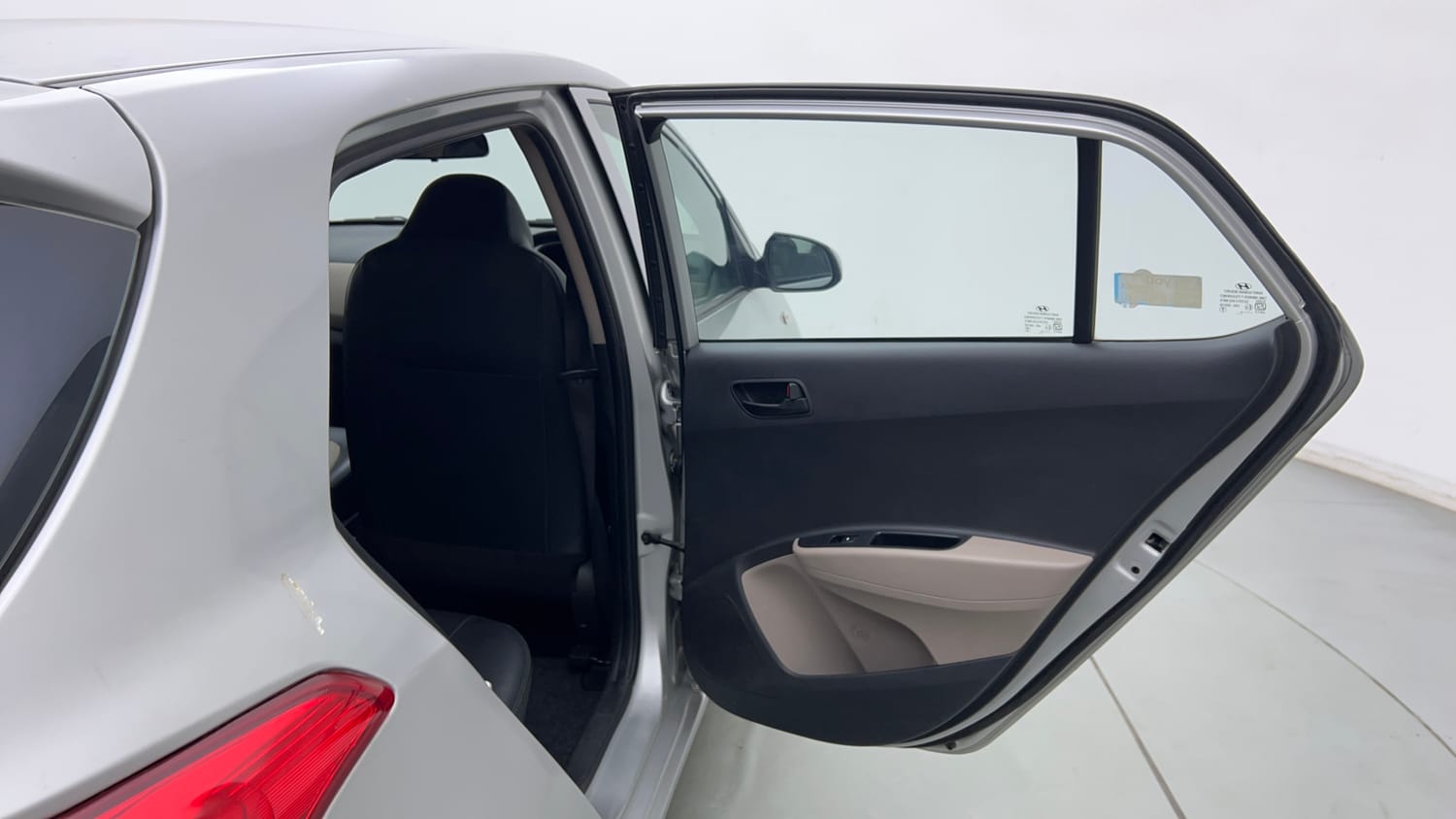 Used 2018 Hyundai Grand i10 Magna 1.2 Kappa VTVT Petrol Manual interior RIGHT REAR DOOR OPEN VIEW