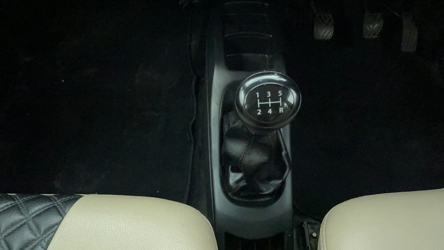 Used 2017 Maruti Suzuki Wagon R LXI CNG Cng Manual interior GEAR  KNOB VIEW