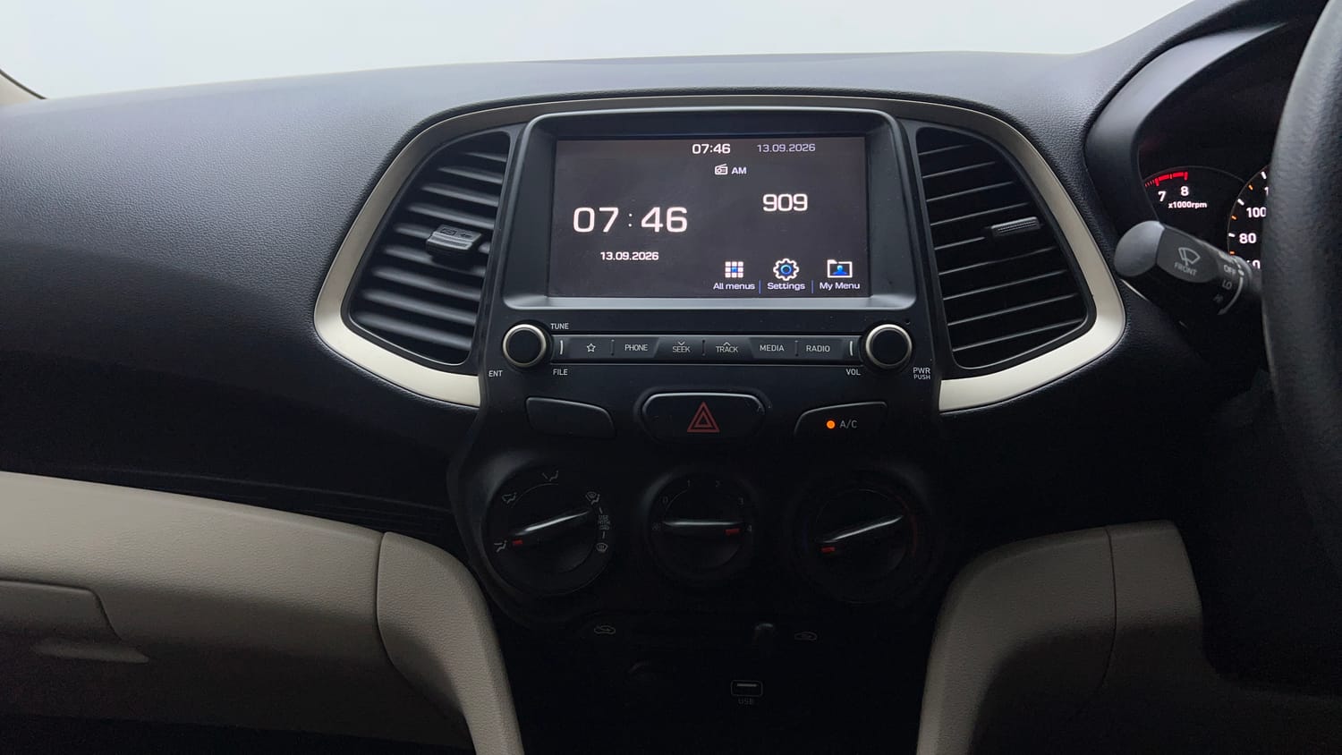 Used 2021 Hyundai Santro Sportz AMT Petrol Automatic top_features Touch screen infotainment system