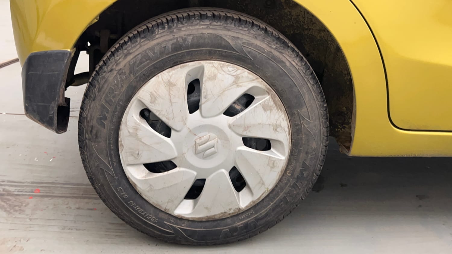 Used 2014 Maruti Suzuki Celerio VXi Petrol Manual tyres RIGHT REAR TYRE RIM VIEW
