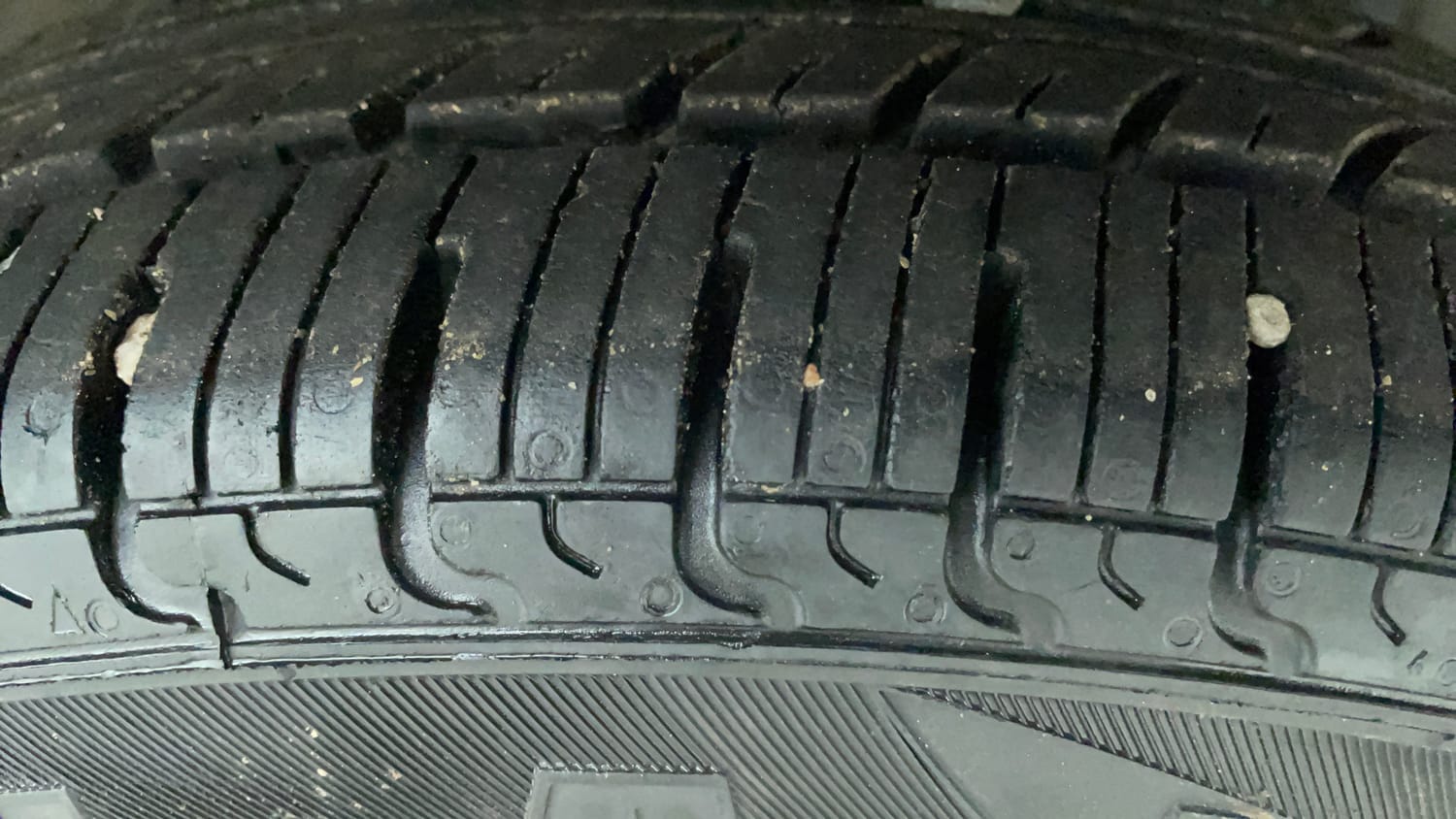 Used 2017 Renault Kwid 1.0 RXT Petrol Manual tyres RIGHT FRONT TYRE TREAD VIEW