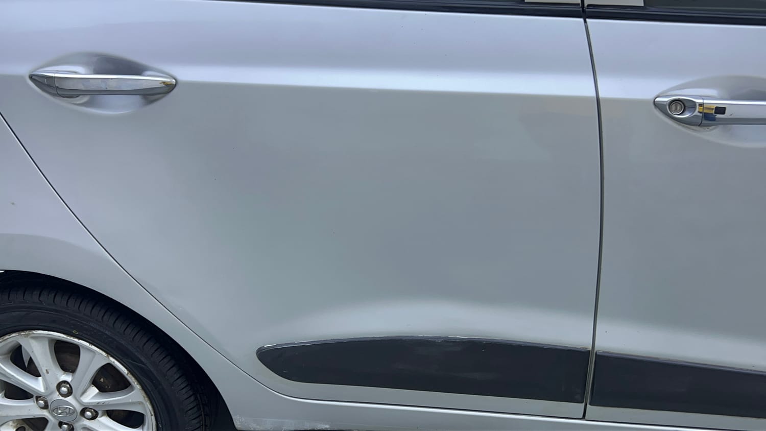 Used 2014 Hyundai Grand i10 Asta AT 1.2 Kappa VTVT Petrol Automatic dents MINOR SCRATCH