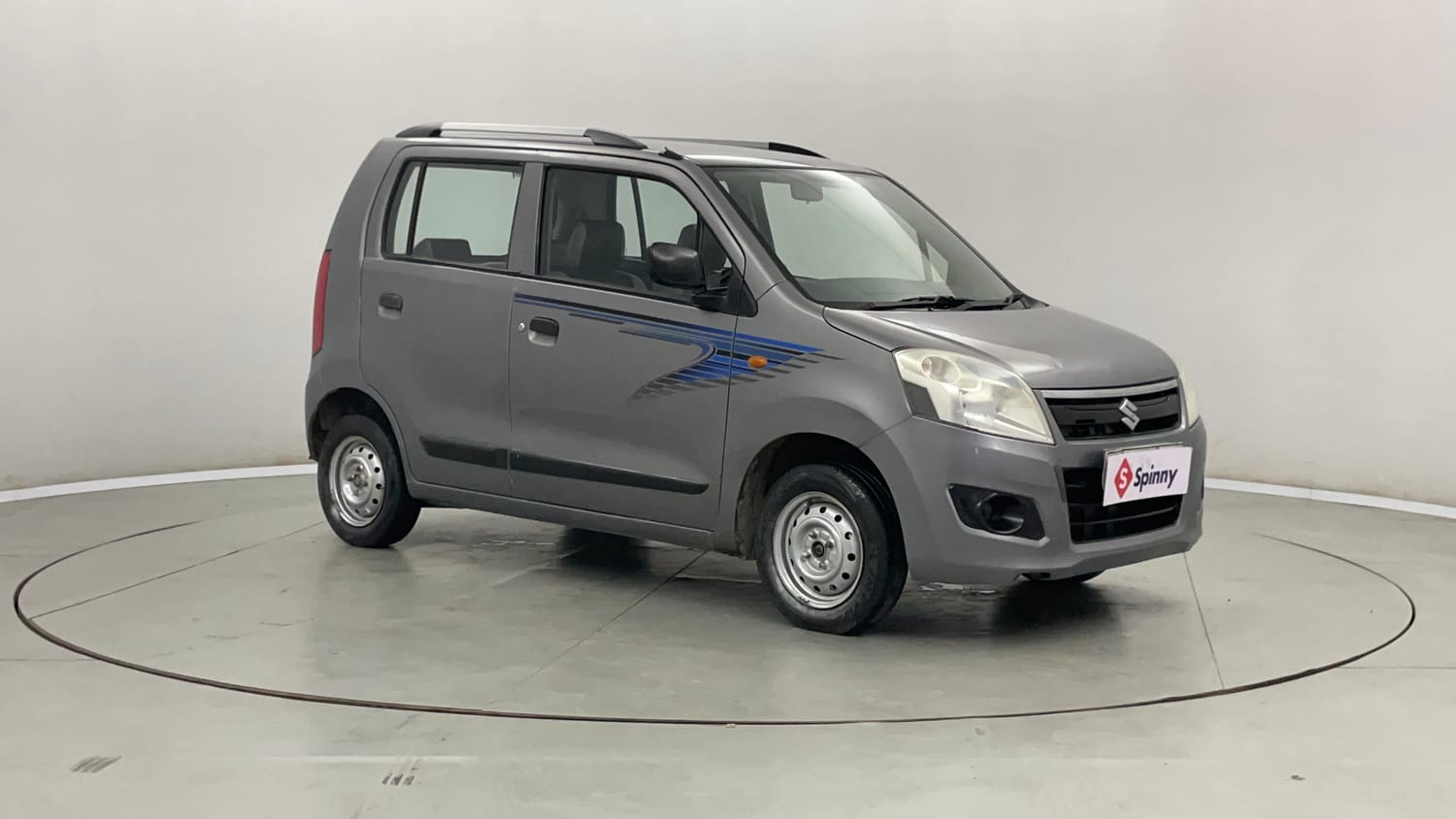 Used 2015 Maruti Suzuki Wagon R LXI Petrol Manual exterior RIGHT FRONT CORNER VIEW