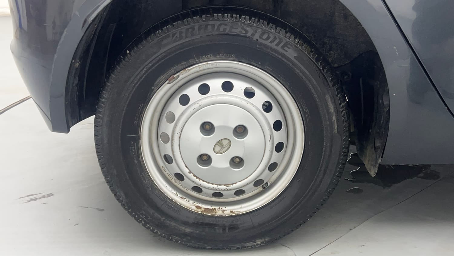 Used 2021 Tata Altroz XM Petrol Petrol Manual tyres RIGHT REAR TYRE RIM VIEW