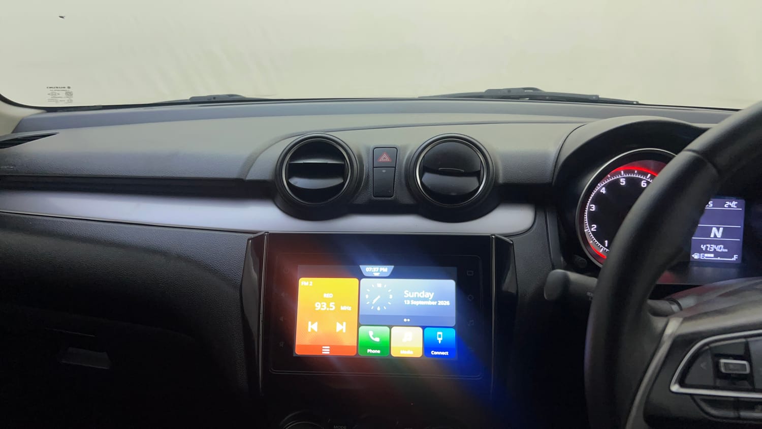Used 2022 Maruti Suzuki Swift ZXi AMT Petrol Automatic top_features Touch screen infotainment system