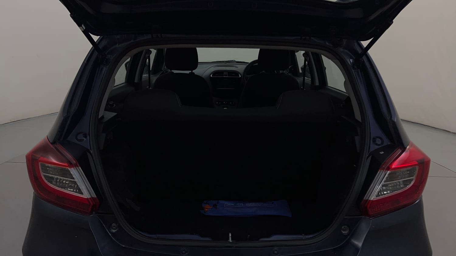 Used 2021 Tata Tiago XT Petrol Manual interior DICKY INSIDE VIEW