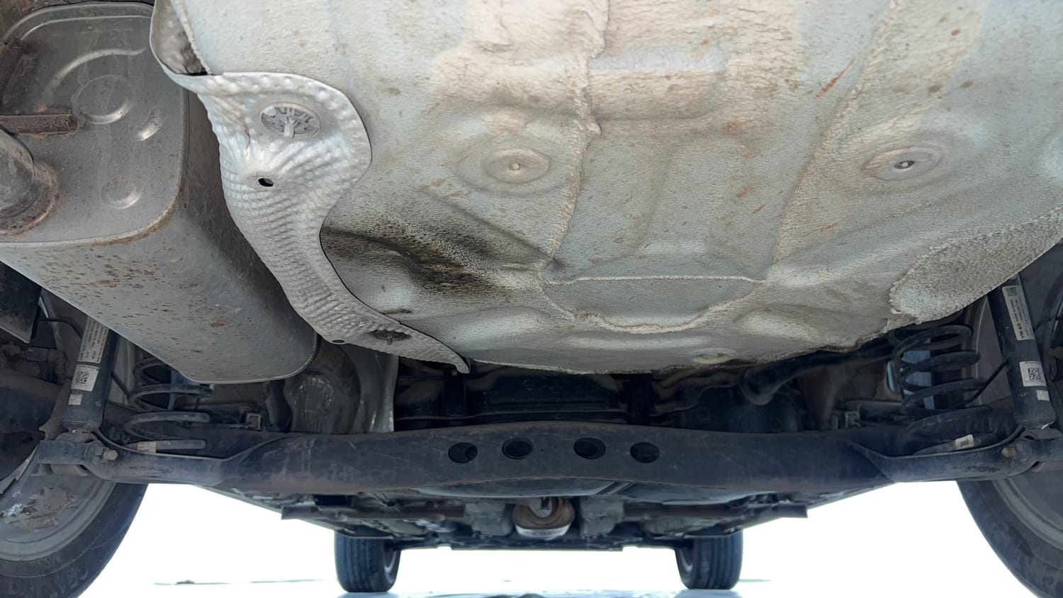 Used 2023 Skoda Slavia Ambition 1.0L TSI MT Petrol Manual extra REAR UNDERBODY VIEW (TAKEN FROM REAR)