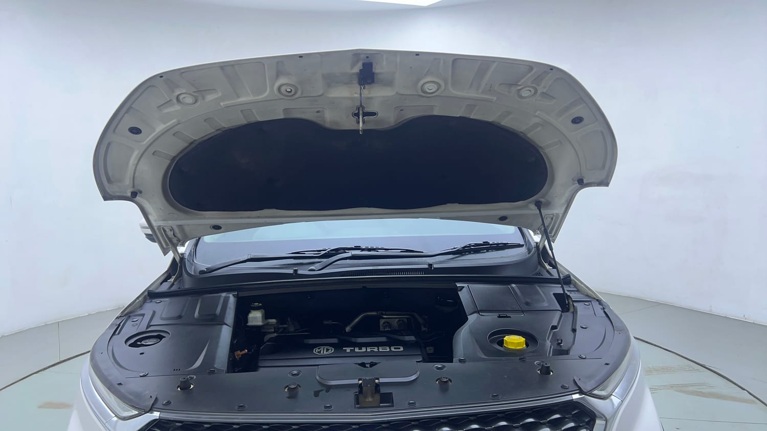 Used 2019 MG Motors Hector Sharp 1.5 DCT Petrol Petrol Automatic engine ENGINE & BONNET OPEN FRONT VIEW