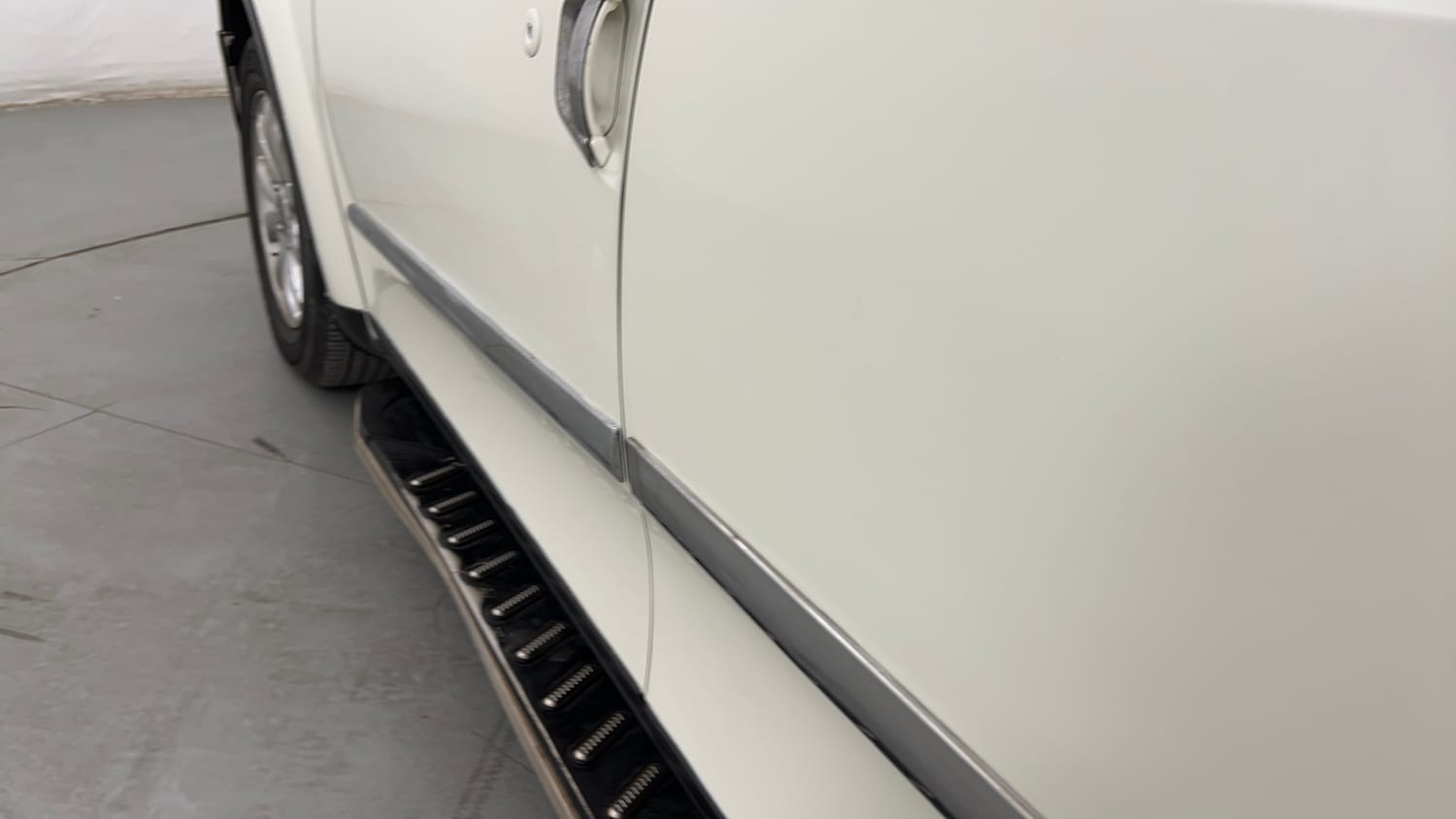Used 2019 Mahindra XUV500 W9 Diesel Manual dents MINOR SCRATCH