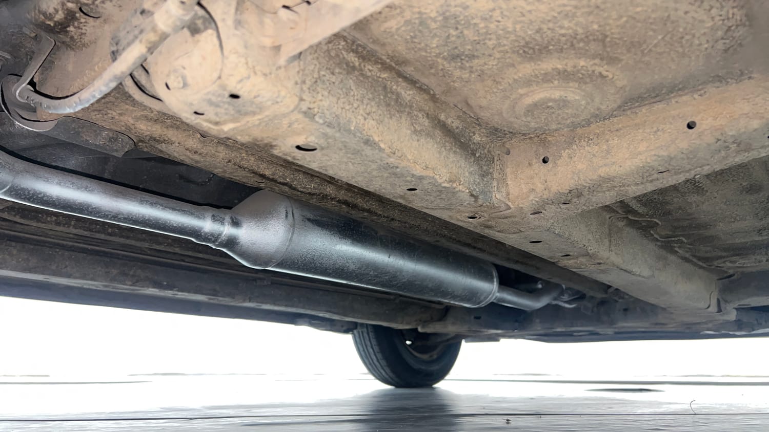 Used 2012 Maruti Suzuki Swift LXi Petrol Manual extra REAR RIGHT UNDERBODY VIEW