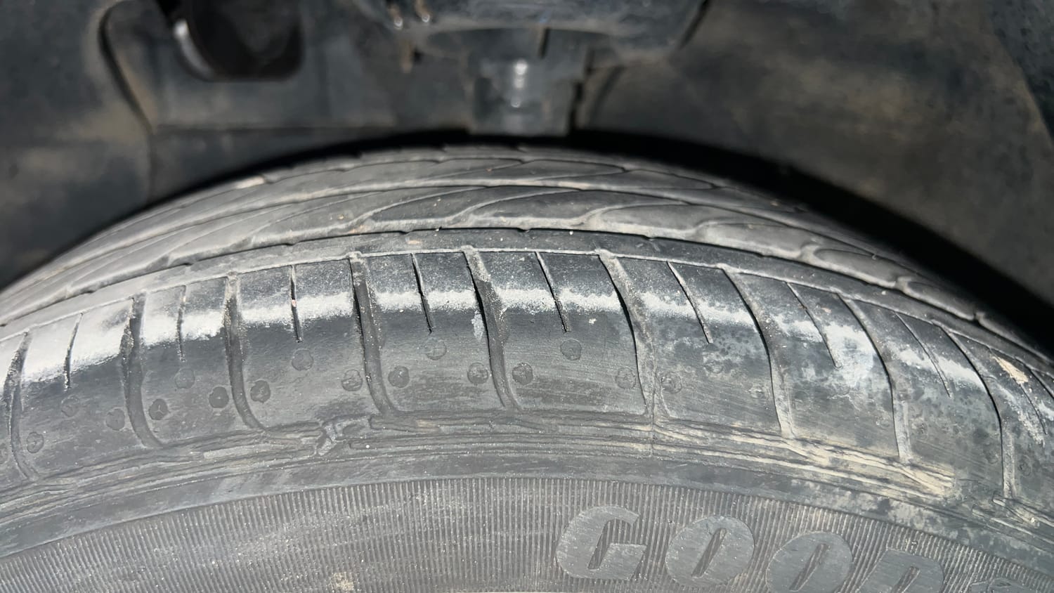 Used 2022 Hyundai Aura SX 1.2 Petrol Petrol Manual tyres LEFT FRONT TYRE TREAD VIEW
