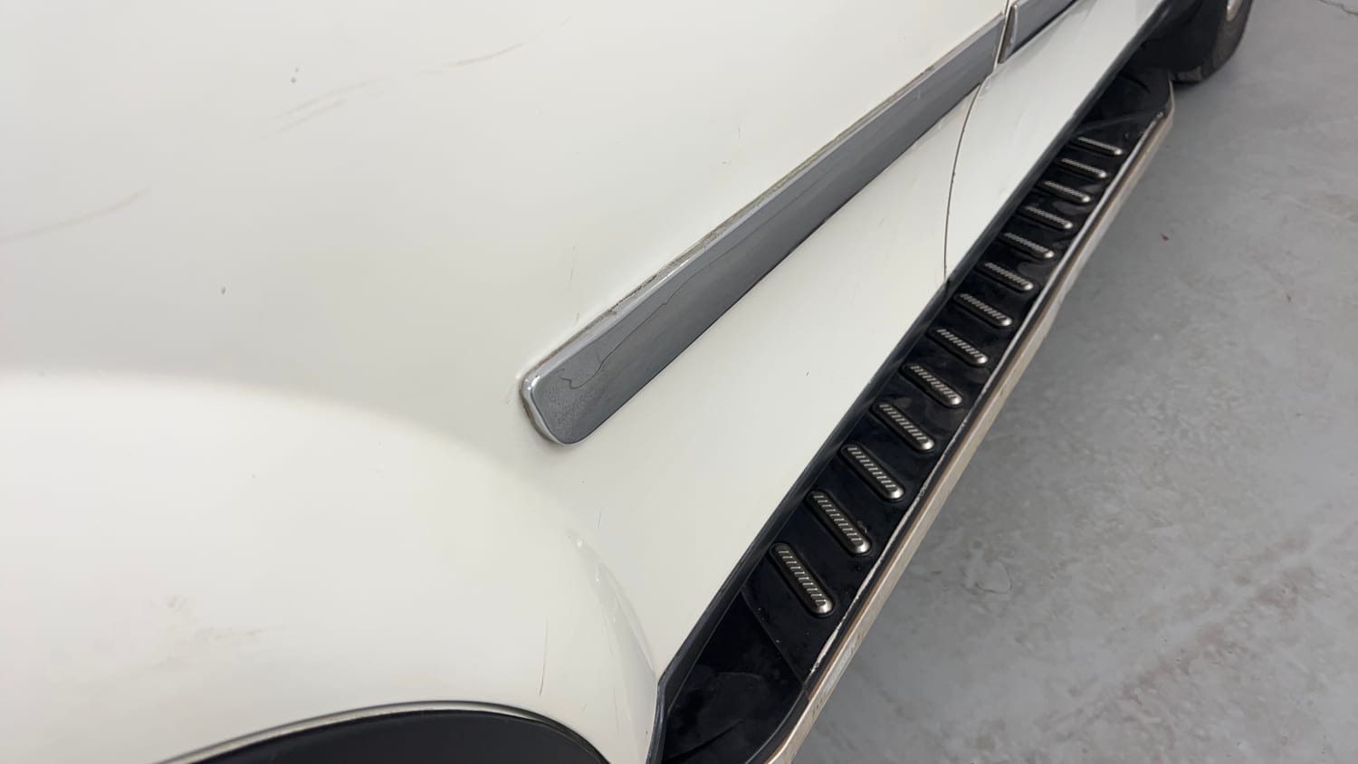 Used 2019 Mahindra XUV500 W9 Diesel Manual dents MINOR SCRATCH