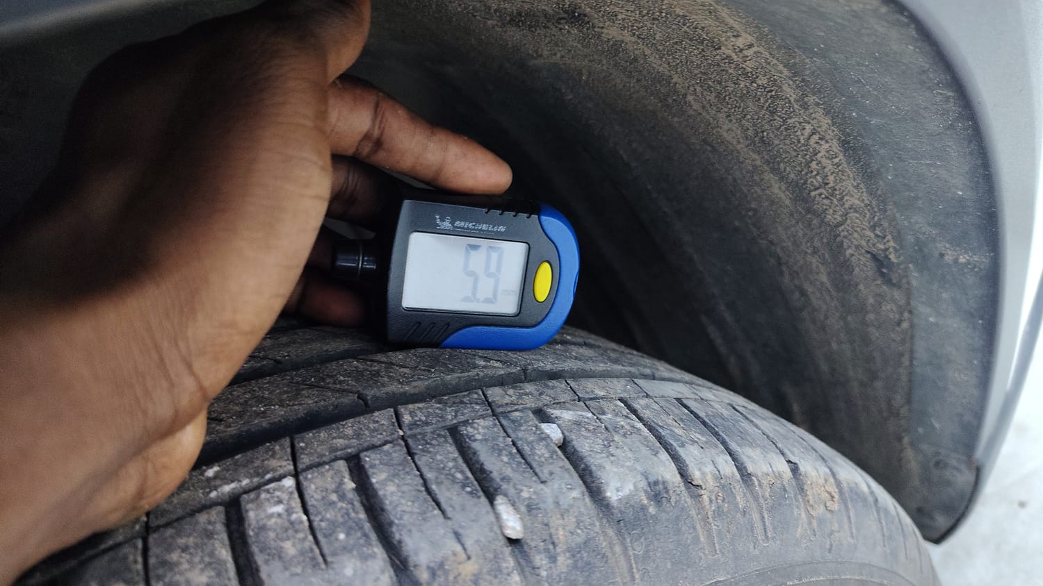 Used 2022 MG Motors Hector Sharp 1.5 Petrol CVT Petrol Automatic tyres RIGHT FRONT TYRE TREAD VIEW