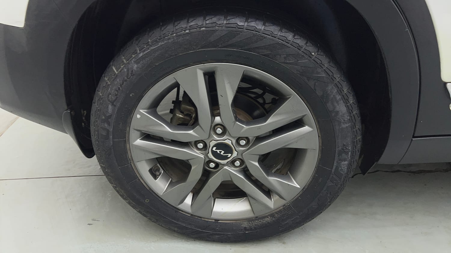 Used 2021 kia Seltos HTX 1.5 IVT Petrol Automatic tyres RIGHT REAR TYRE RIM VIEW