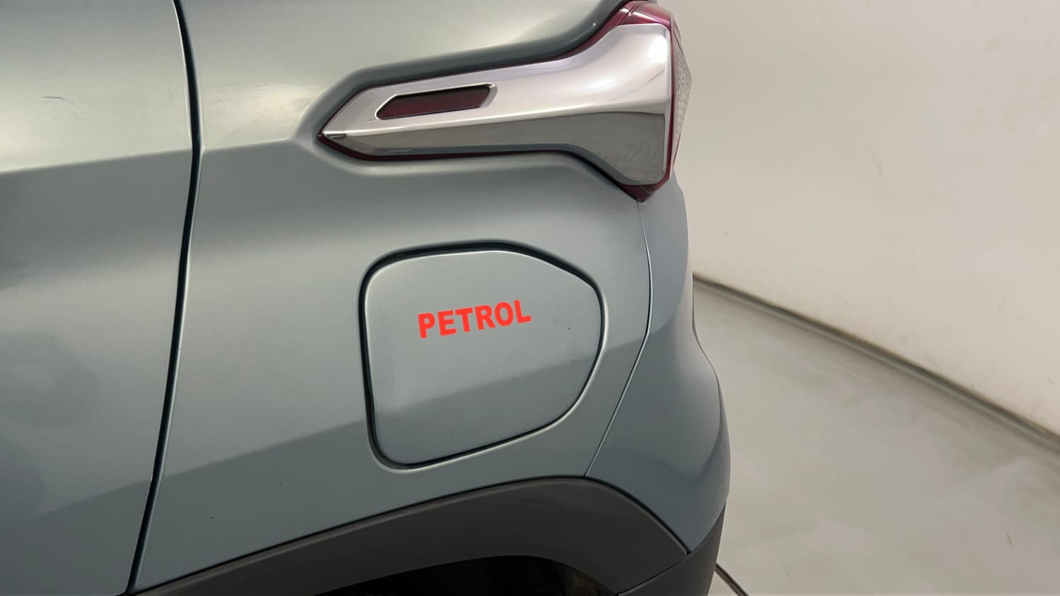 Used 2022 Tata Punch Adventure Rhythm Pack MT Petrol Manual dents MINOR SCRATCH