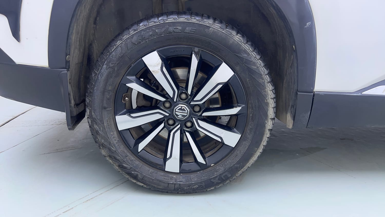 Used 2019 MG Motors Hector Sharp 1.5 DCT Petrol Petrol Automatic tyres RIGHT REAR TYRE RIM VIEW