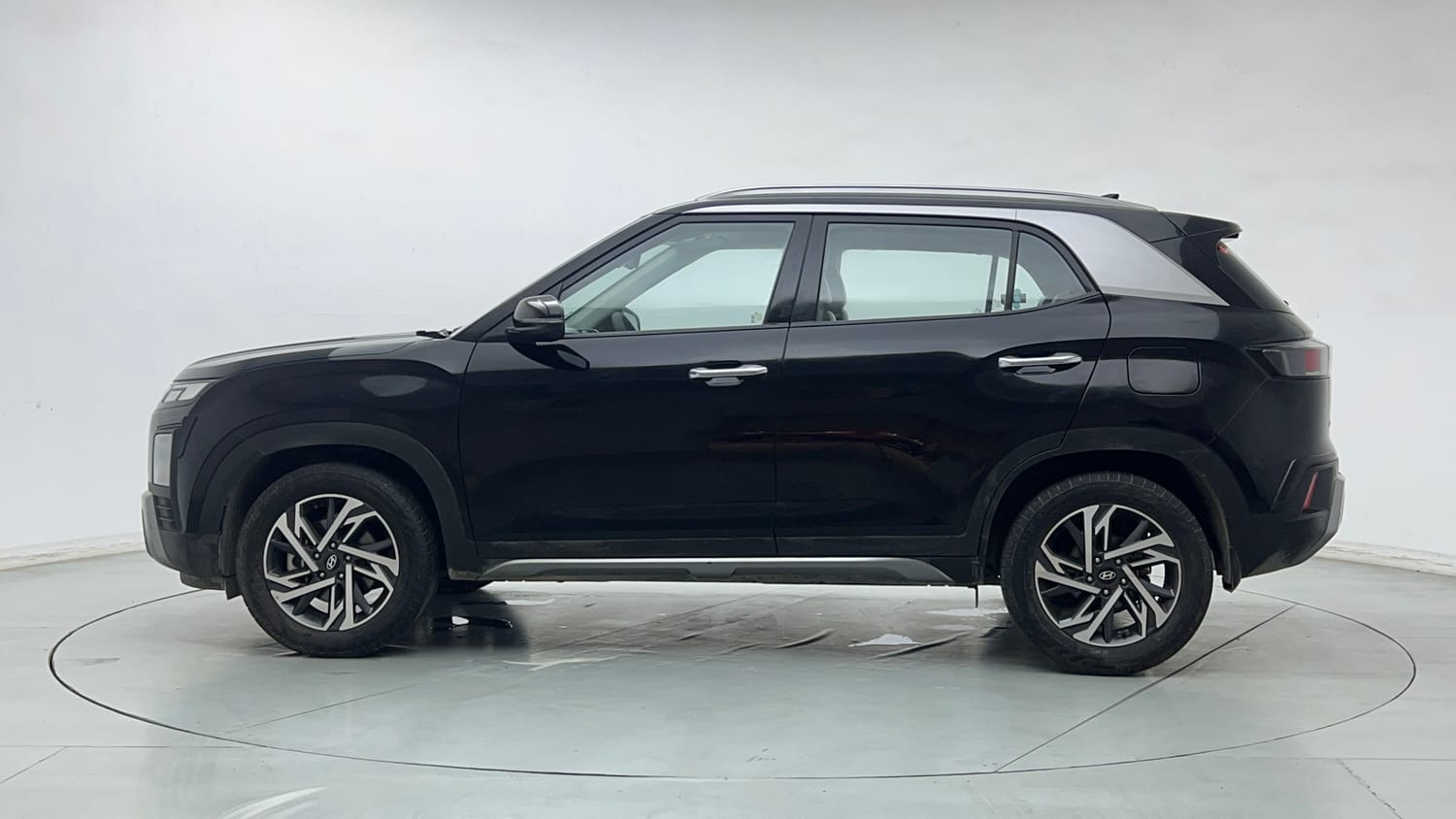 Used 2024 Hyundai Creta 1.5 MPi Petrol MT SX Petrol Manual exterior LEFT SIDE VIEW