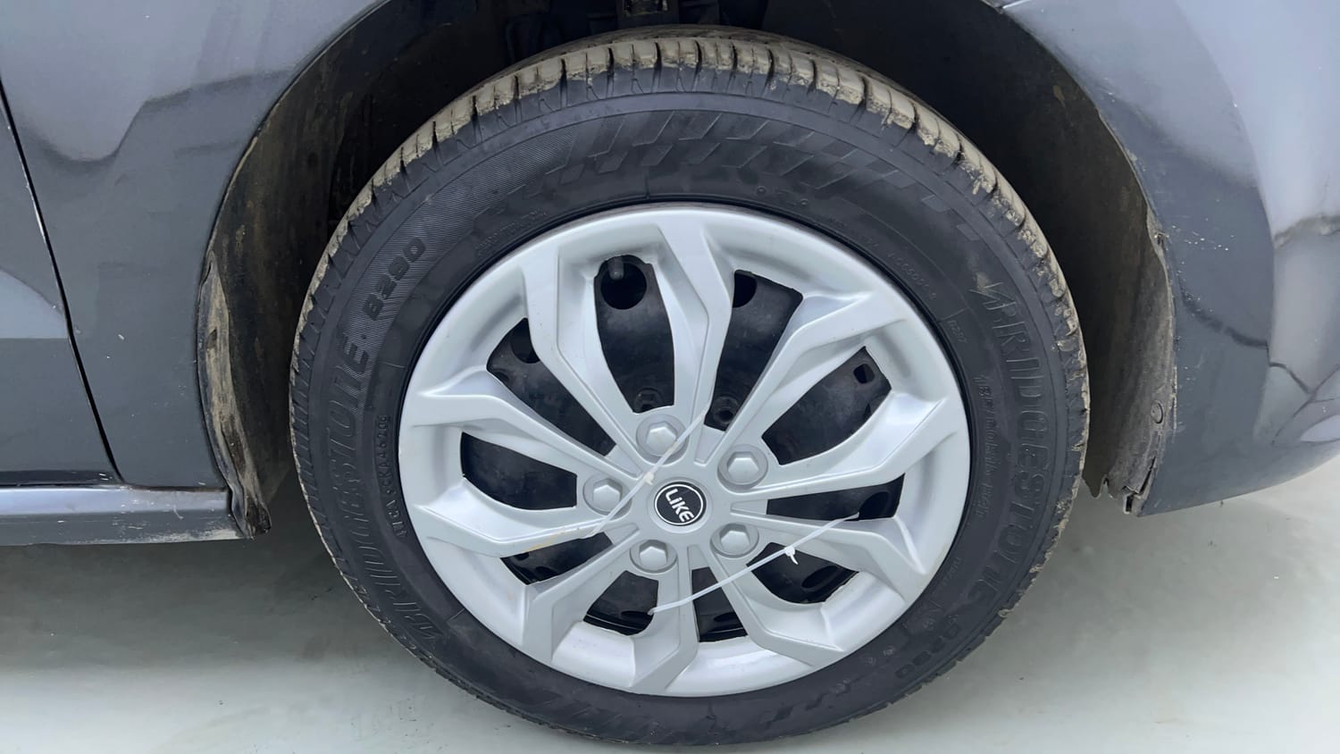 Used 2017 Volkswagen Polo Comfortline 1.5L (D) Diesel Manual tyres RIGHT FRONT TYRE RIM VIEW