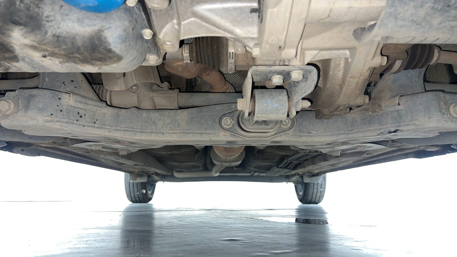 Used 2025 Hyundai Grand i10 Nios Asta 1.2 Kappa AMT Petrol Automatic extra FRONT LEFT UNDERBODY VIEW