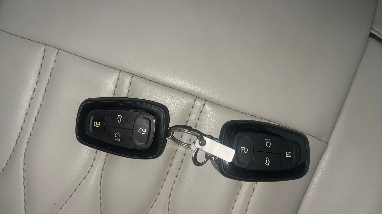 Used 2022 Tata Altroz XZ Plus Diesel Diesel Manual extra CAR KEY VIEW