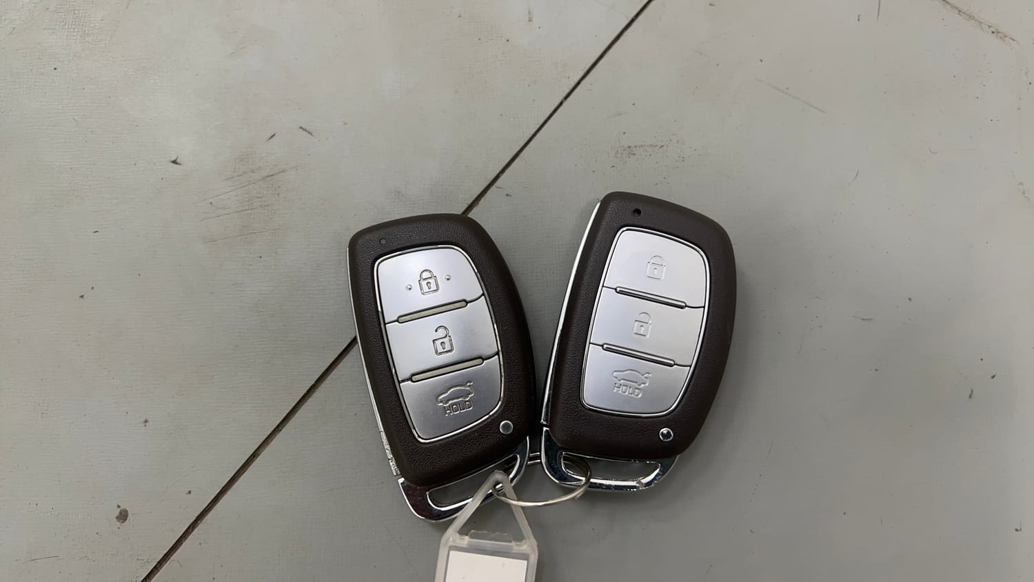 Used 2014 Hyundai Grand i10 Asta AT 1.2 Kappa VTVT Petrol Automatic extra CAR KEY VIEW