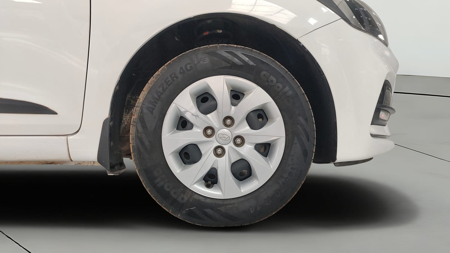 Used 2019 Hyundai Elite i20 Magna Plus 1.2 Petrol Manual tyres RIGHT FRONT TYRE RIM VIEW